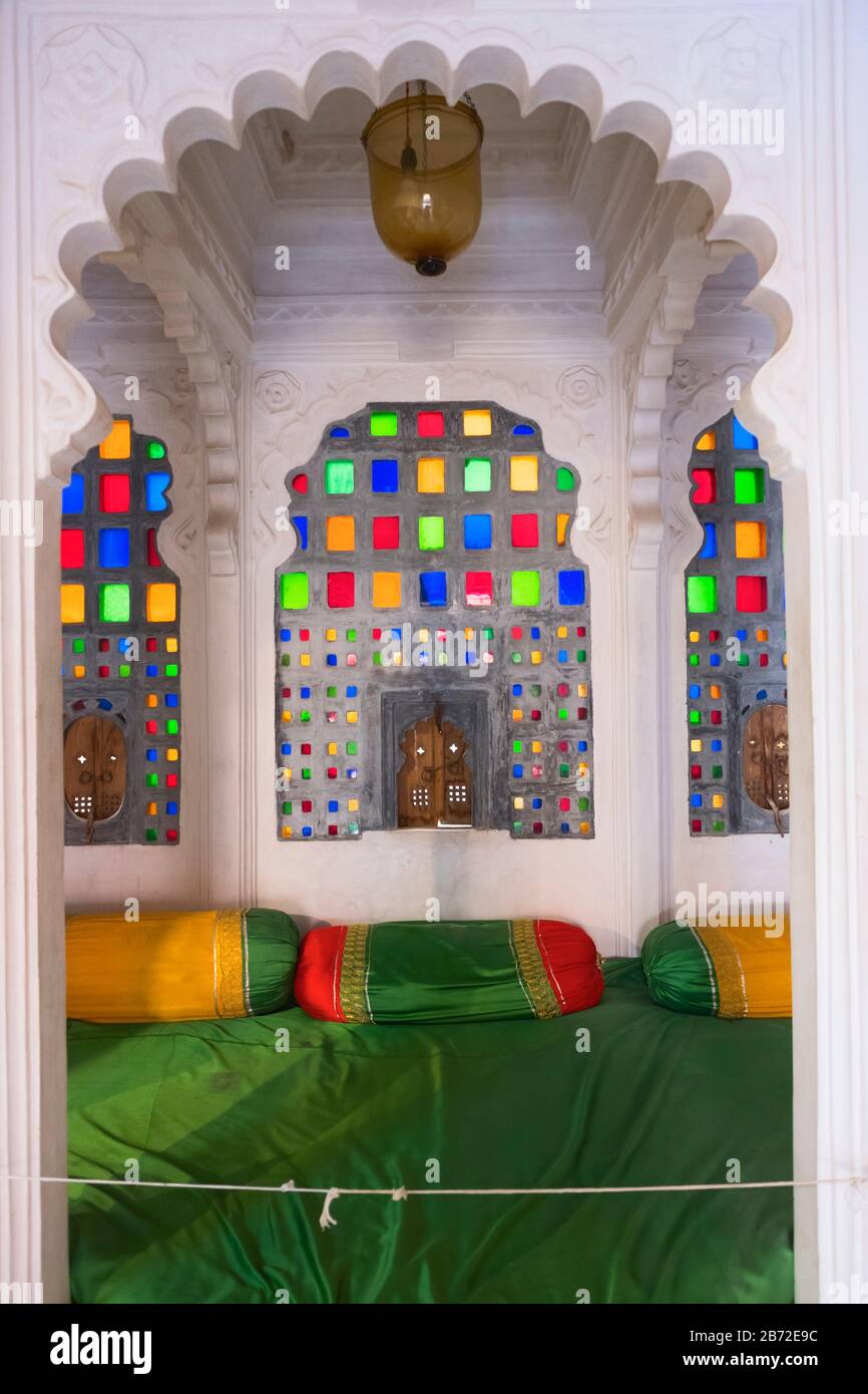 Ornate alcove Bagore-ki-Haveli museum Udaipur Rajasthan India Stock ...