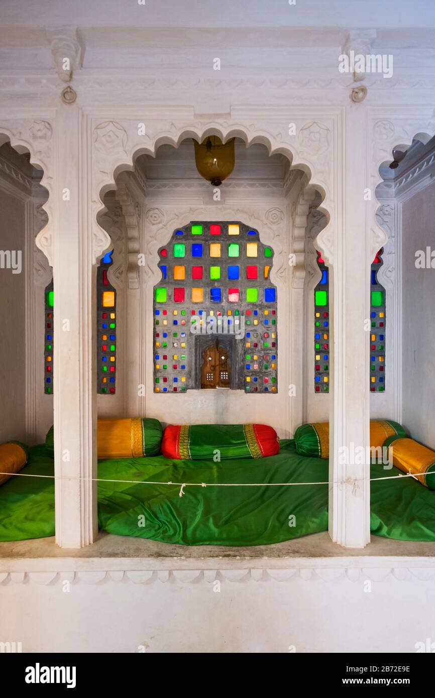 Ornate alcove Bagore-ki-Haveli museum Udaipur Rajasthan India Stock ...