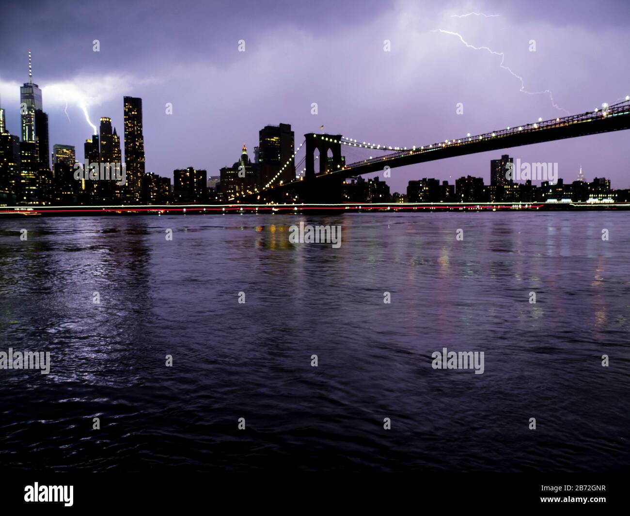 Lightning storm new york hi-res stock photography and images - Alamy