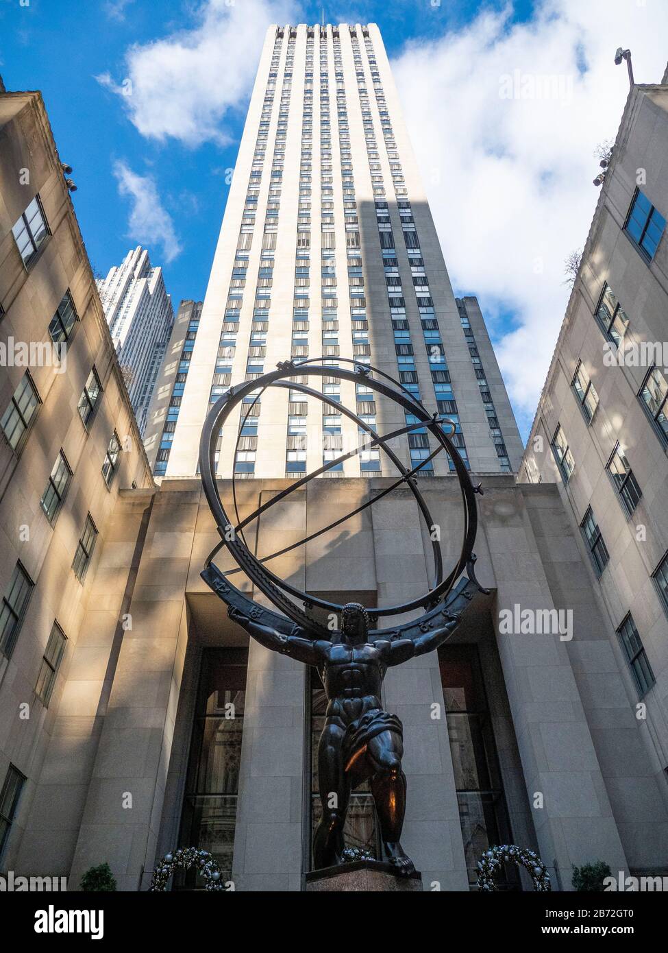 Atlas Statue at Rockefeller Center Stock Photo Alamy