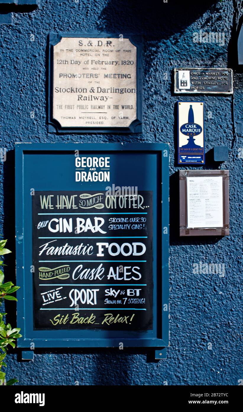 Plaque depicting the meeting of the promoters for the building of the Stockton and Darlington Railway in 1820, George and Dragon Hotel, Yarm on Tees, Stock Photo