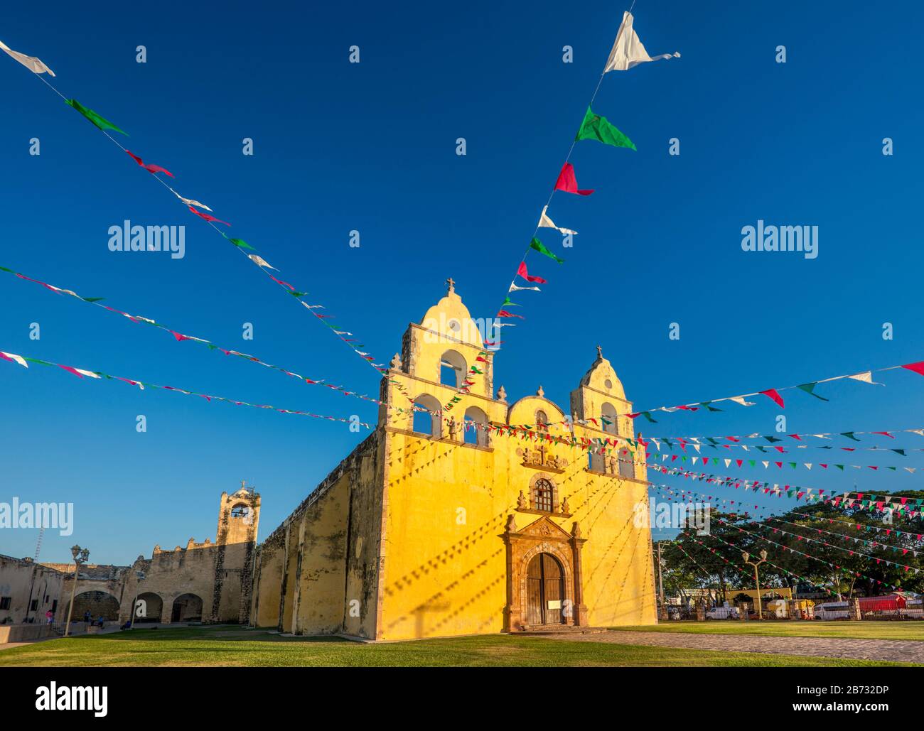 Exconvento de San Francisco de Asis, Spanish Colonial style church at former Franciscan mission, in Oxkutzcab, Ruta Puuc, Yucatan state, Mexico Stock Photo