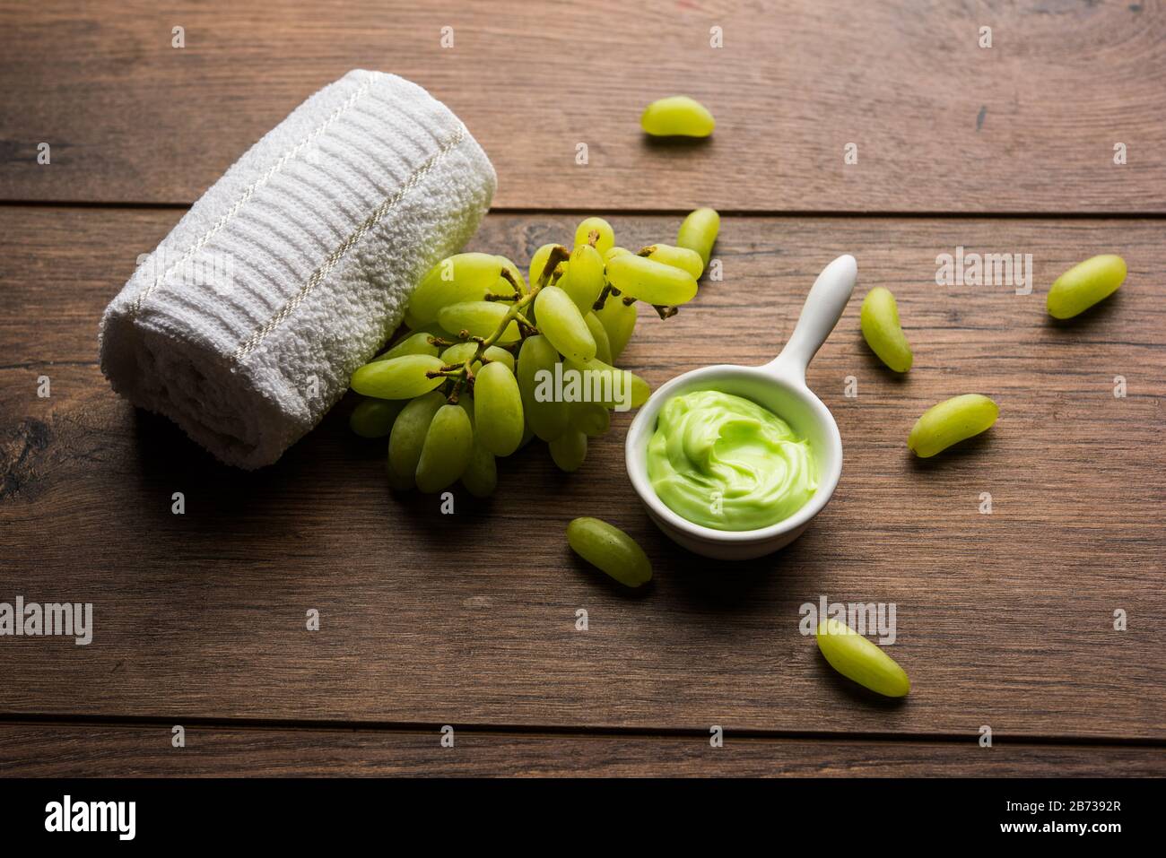 Green grapes, yogurt and honey mix face mask or cream for skin dark