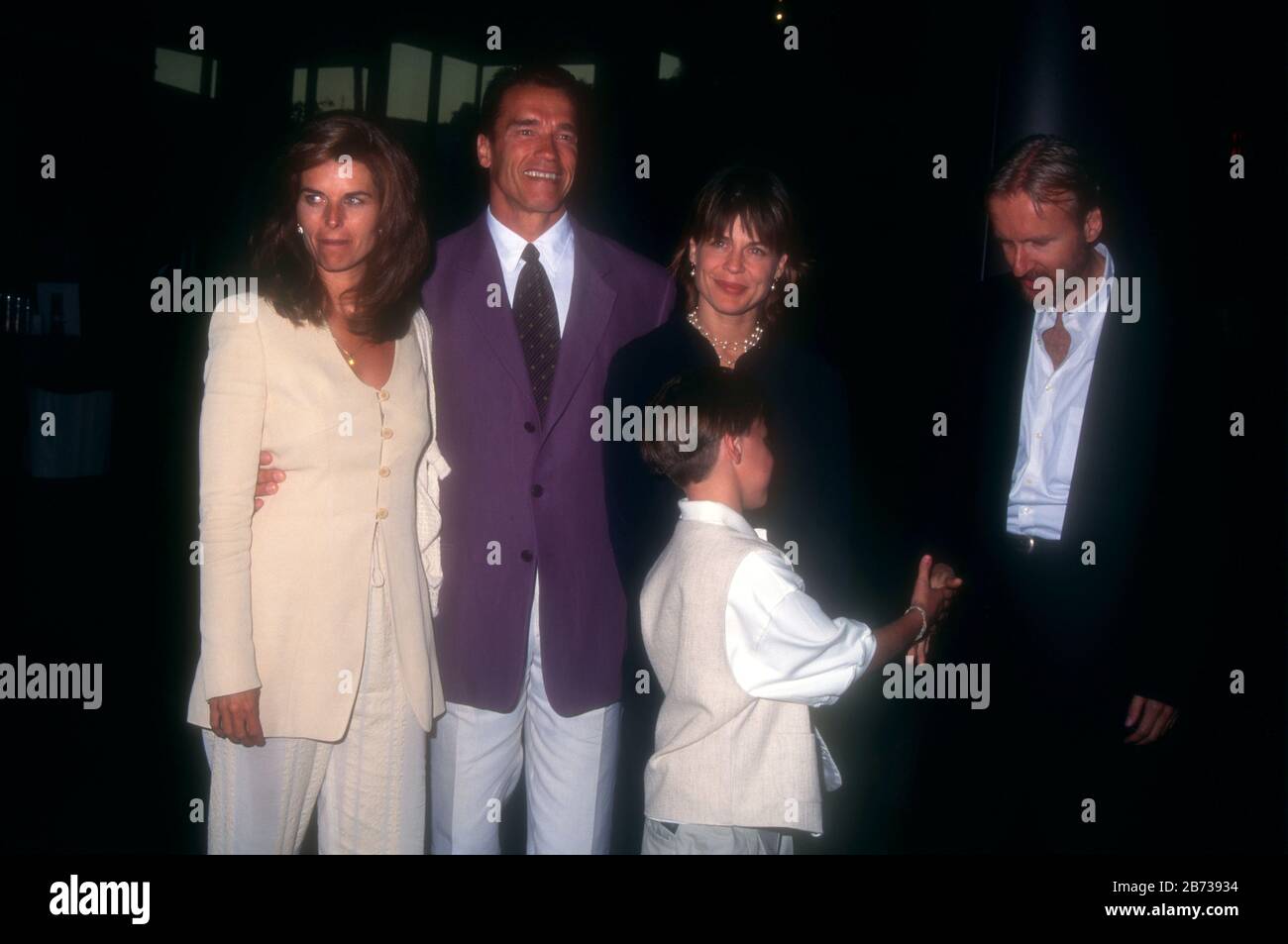 Los Angeles, California, USA 18th July 1995 Maria Shriver, actor Arnold Schwarzenegger, actress Linda Hamilton, actor Noah Fleiss and Director James Cameron attend USA Network's 'A Mother's Prayer' screening on July 18, 1995 at the Directors Guild Theater in Los Angeles, California, USA. Photo by Barry King/Alamy Stock Photo Stock Photo