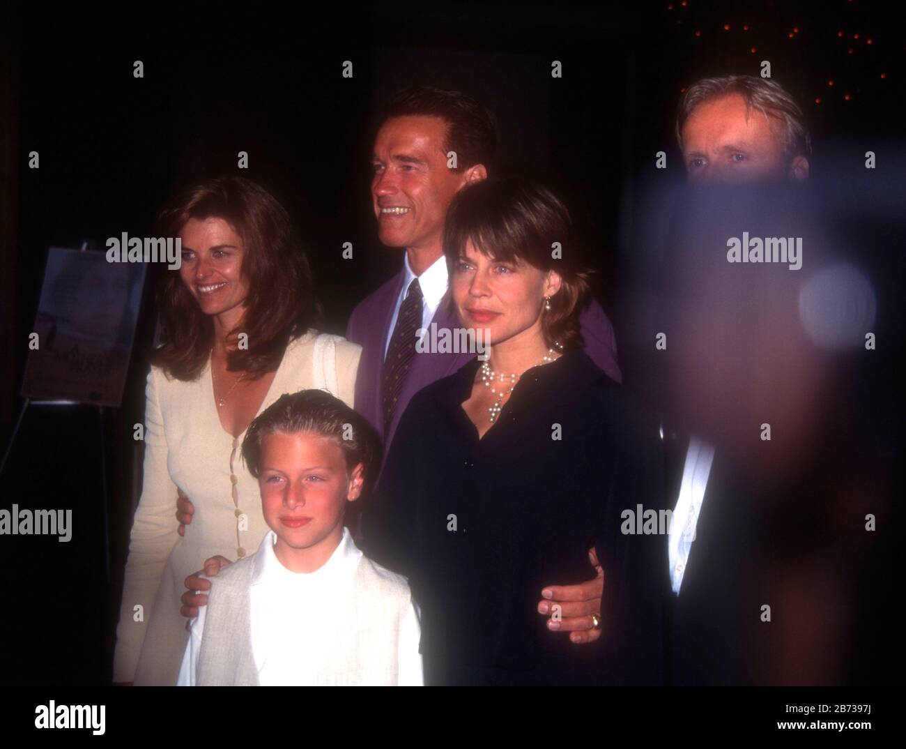 Los Angeles, California, USA 18th July 1995 Maria Shriver, actor Arnold Schwarzenegger, actress Linda Hamilton, actor Noah Fleiss and Director James Cameron attend USA Network's 'A Mother's Prayer' screening on July 18, 1995 at the Directors Guild Theater in Los Angeles, California, USA. Photo by Barry King/Alamy Stock Photo Stock Photo