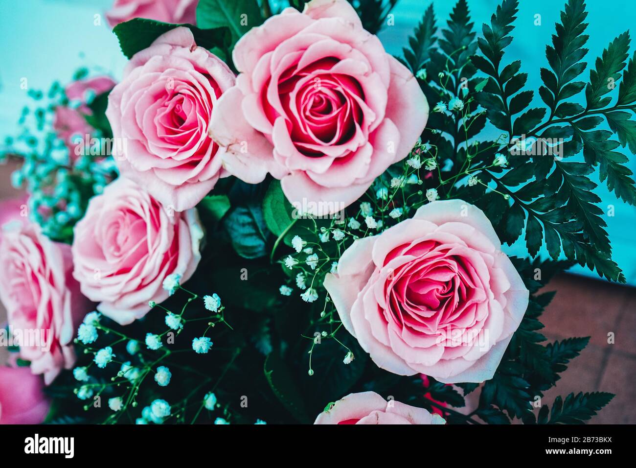 Beautiful bouquet of pink roses Stock Photo - Alamy