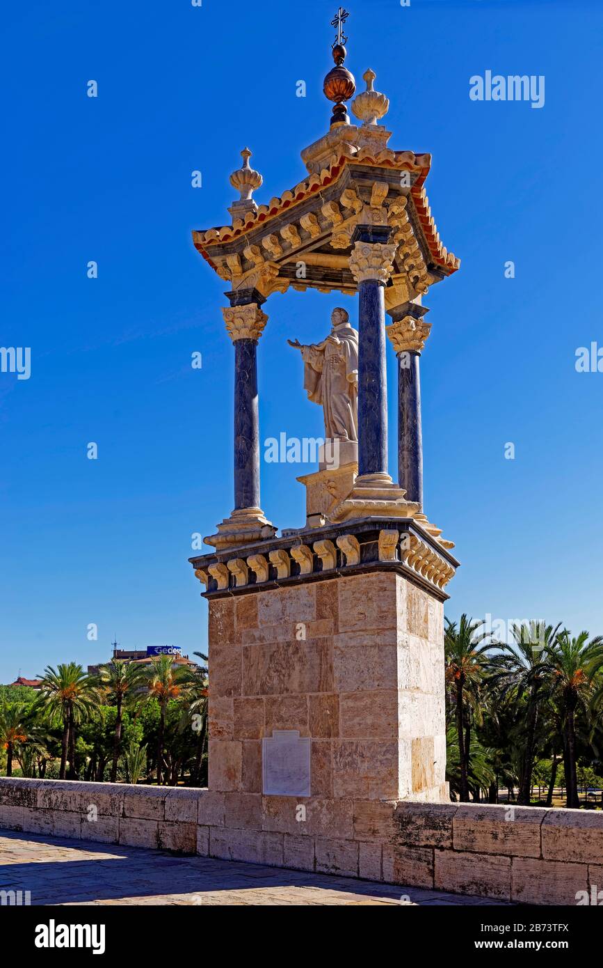Spain, Valencia, Valencia, Plaça d'Amèrica, Jardí del Túria tram X, Puente del Mar, Pont del Mar, builds in 1596, temple, architecture, trees, plants, Stock Photo