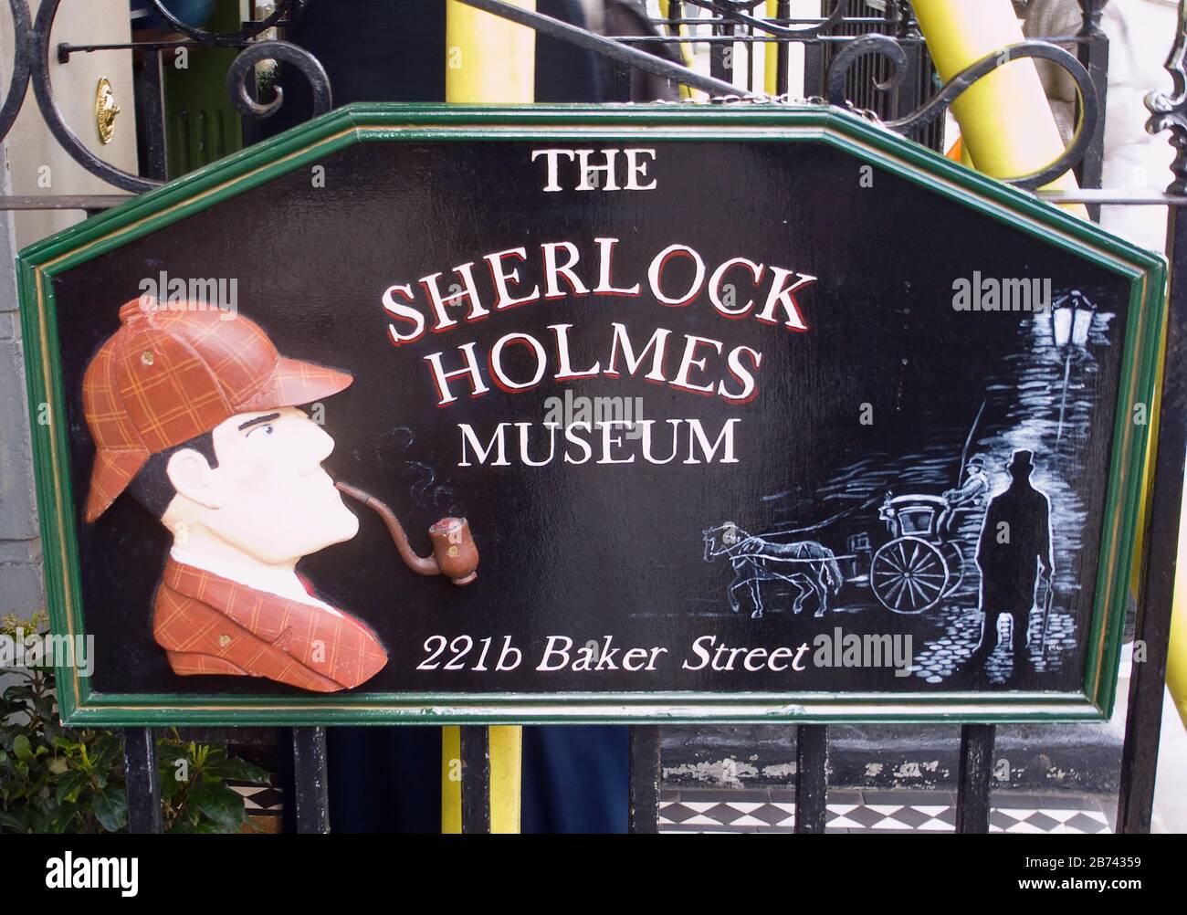 England, London, Westminster, Sign outside the Sherlock Holmes Museum 221b Baker Street. Stock Photo