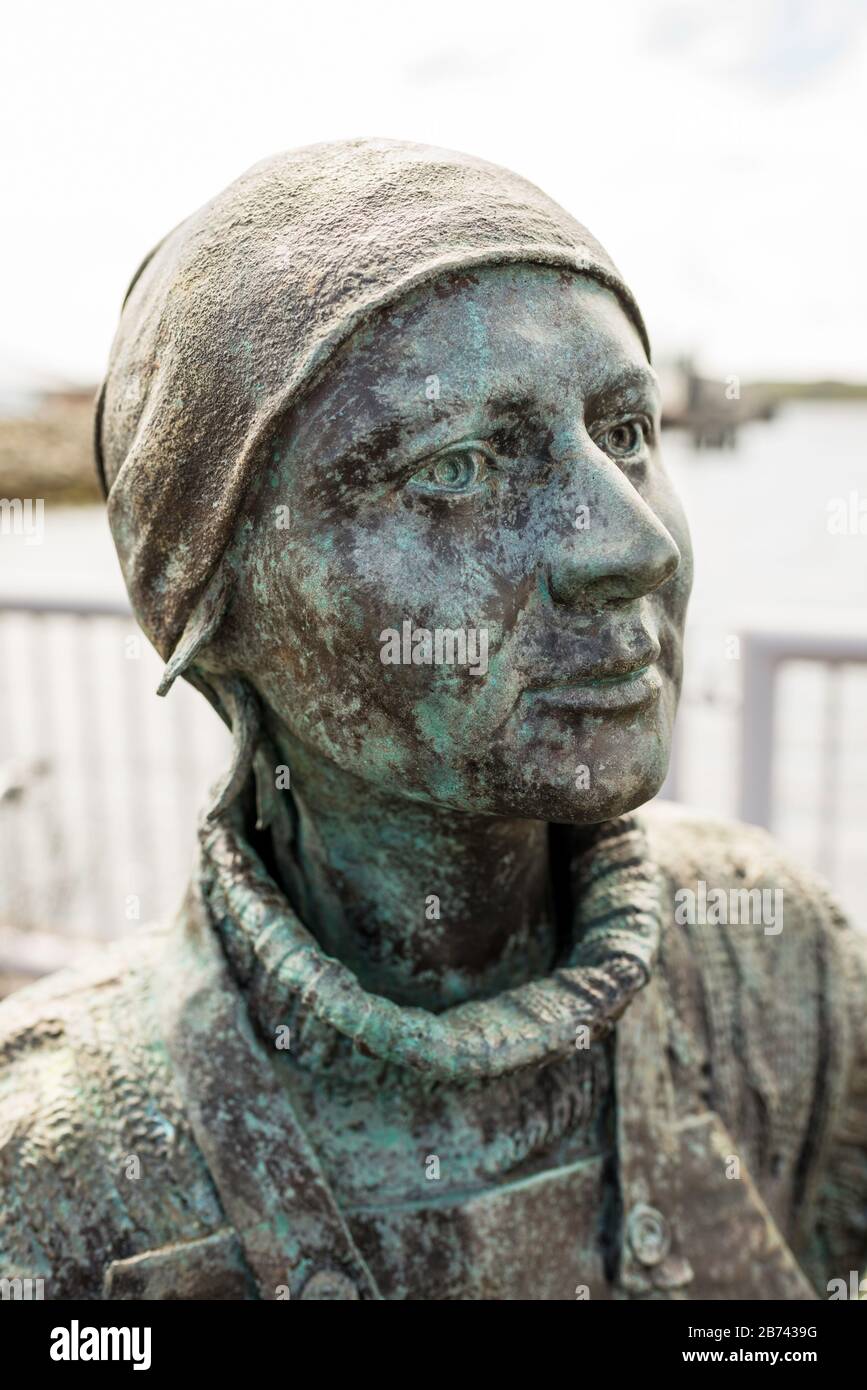 Herring girls sculpture hires stock photography and images Alamy
