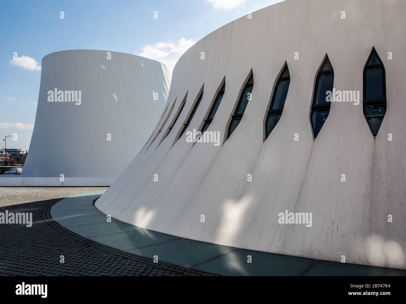 Le Havre, Kulturzentrum LE VOLCAN von Oskar Niemeyer 1977-82, Teilansicht Stock Photo