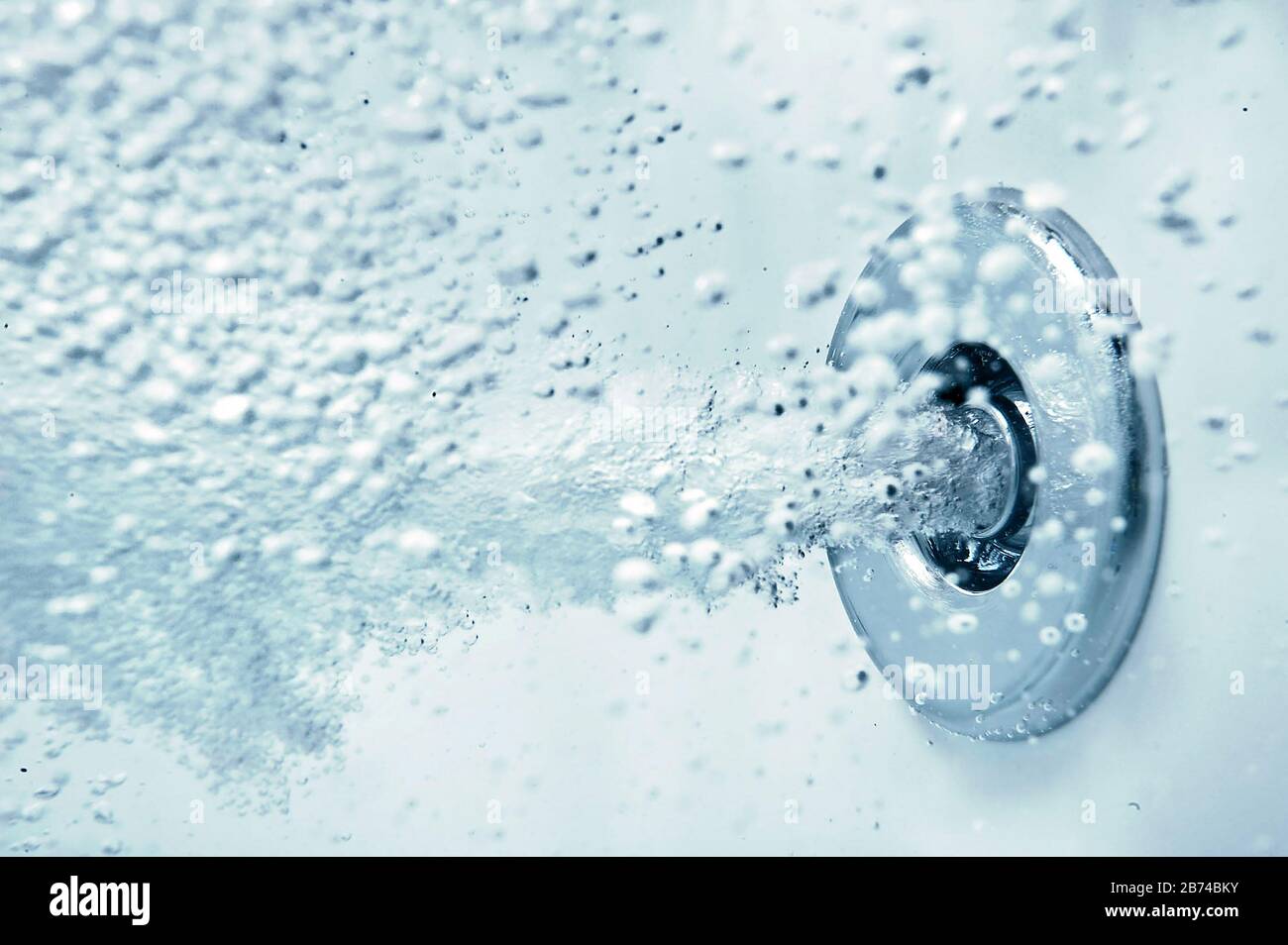 Whirlpool bath hires stock photography and images Alamy