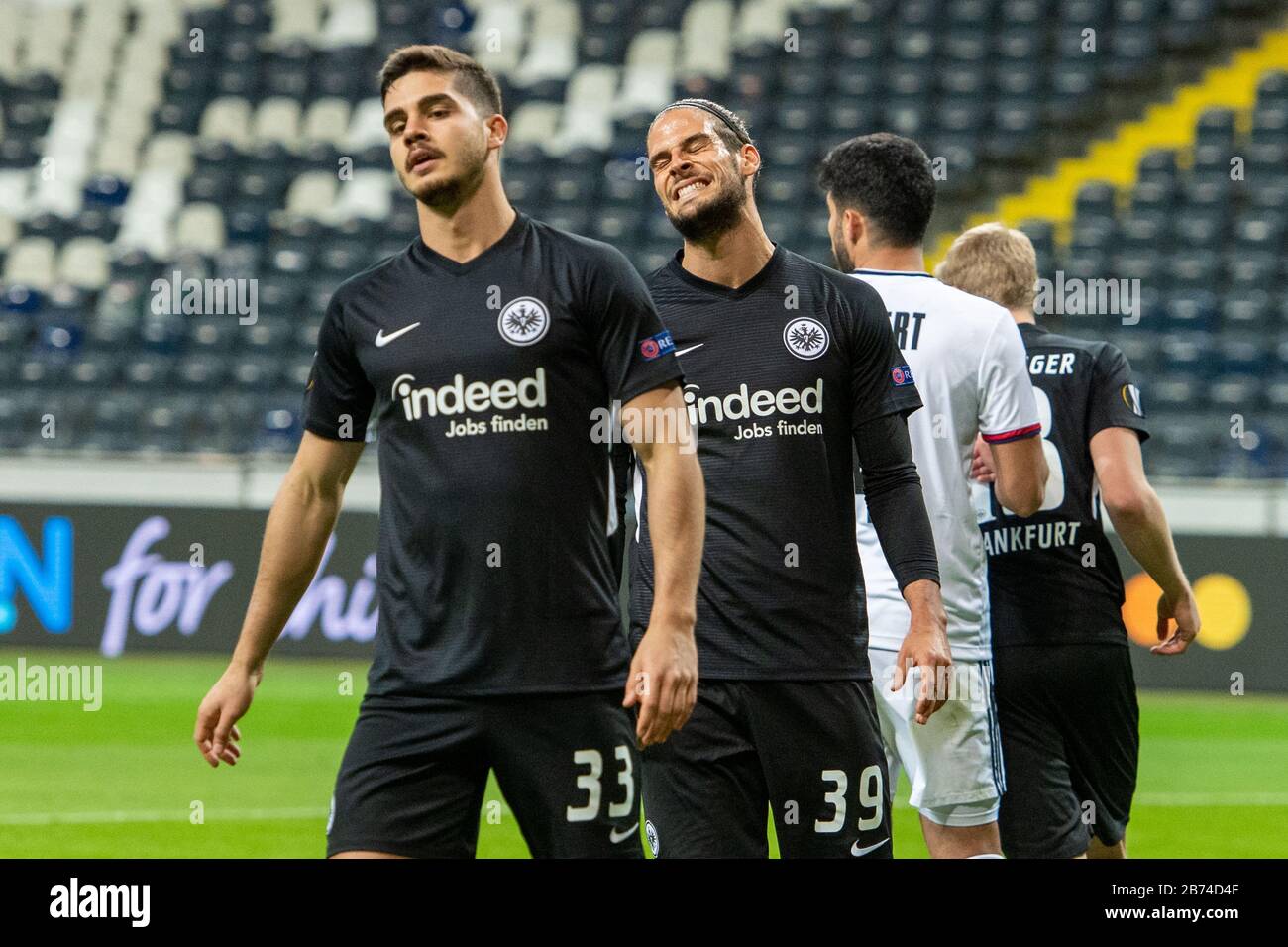 Andre SILVA (left, F) and Goncalo PACIENCIA (F) are disappointed, disappointed, disappointment, disappointment, sad, frustrated, frustrated, frustrated, half figure, half figure, Soccer Europa League, round of 16, Eintracht Frankfurt (F) - FC Basel (Basel) 0: 3, on March 12th, 2020 in Frankfurt / Germany. | usage worldwide Stock Photo