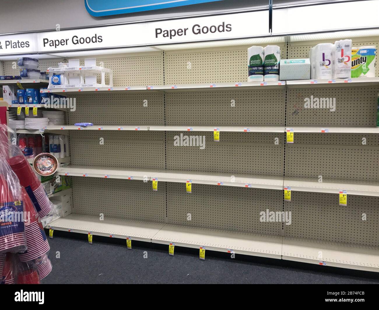 Cvs shelves hires stock photography and images Alamy