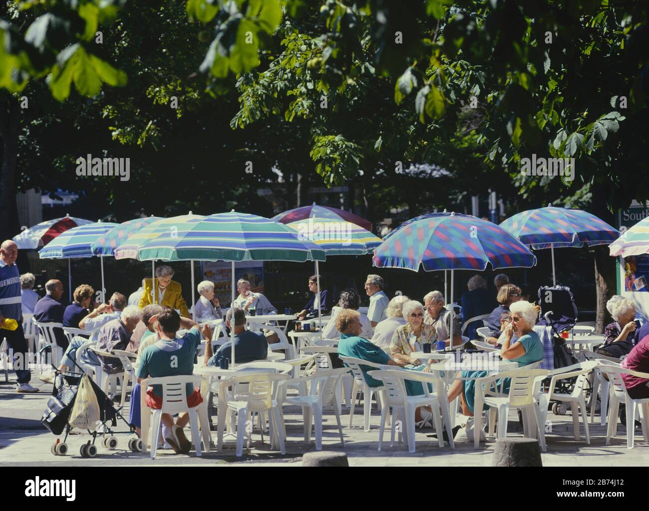 Pavement cafe, Southport, Lancashire, England, UK. Circa1990's Stock Photo