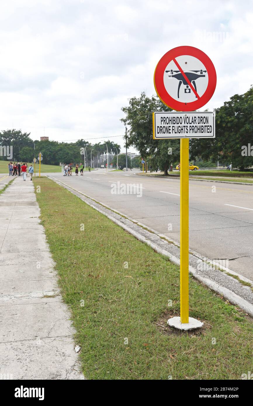 Road sign prohibiting drone flights, Havana, Cuba Stock Photo - Alamy