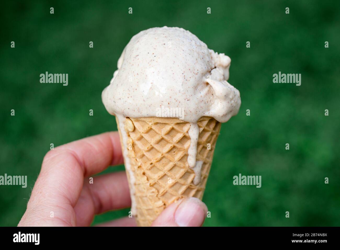Dripping ice cream cone hires stock photography and images Alamy