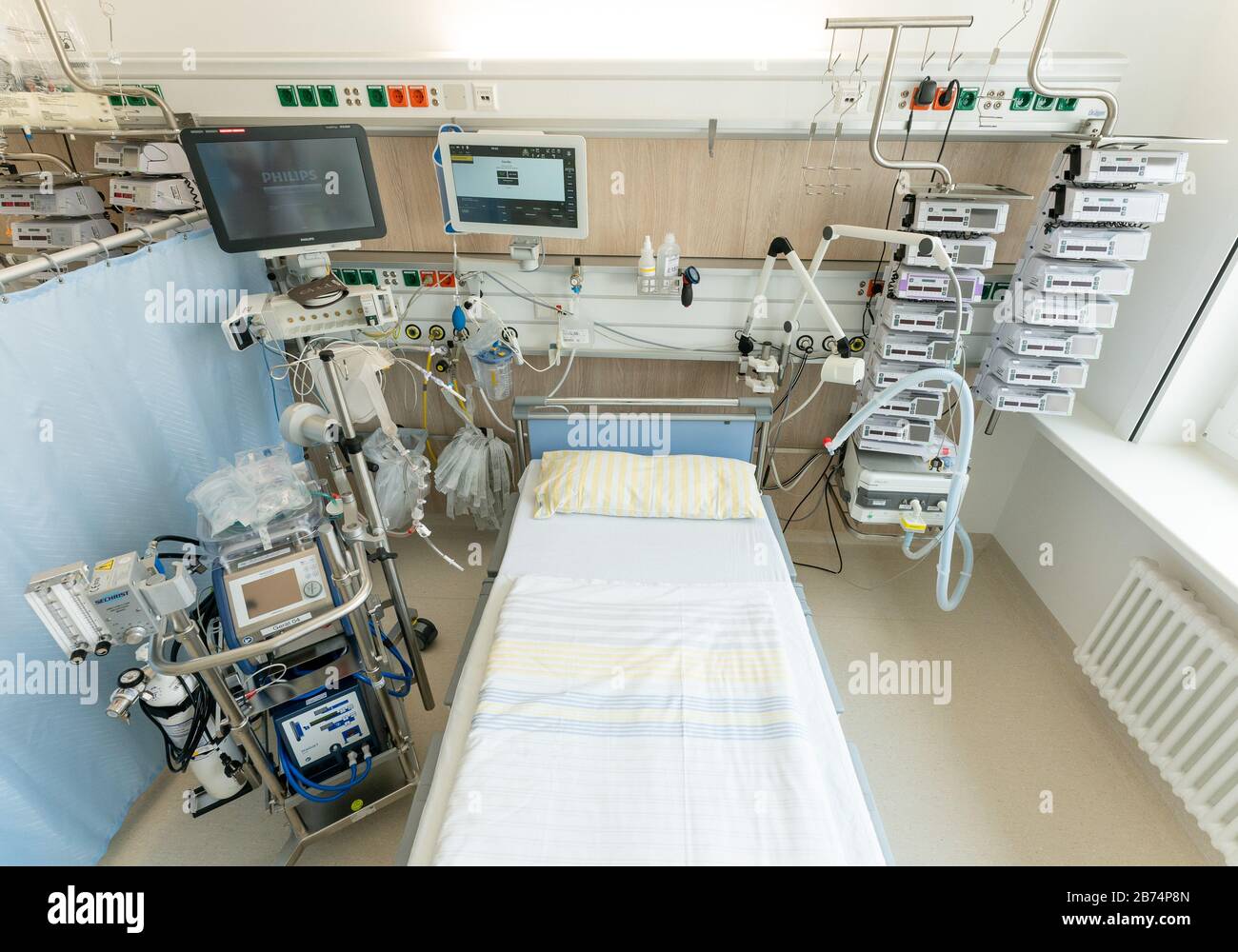 Dresden, Germany. 13th Mar, 2020. An intensive care bed on an intensive