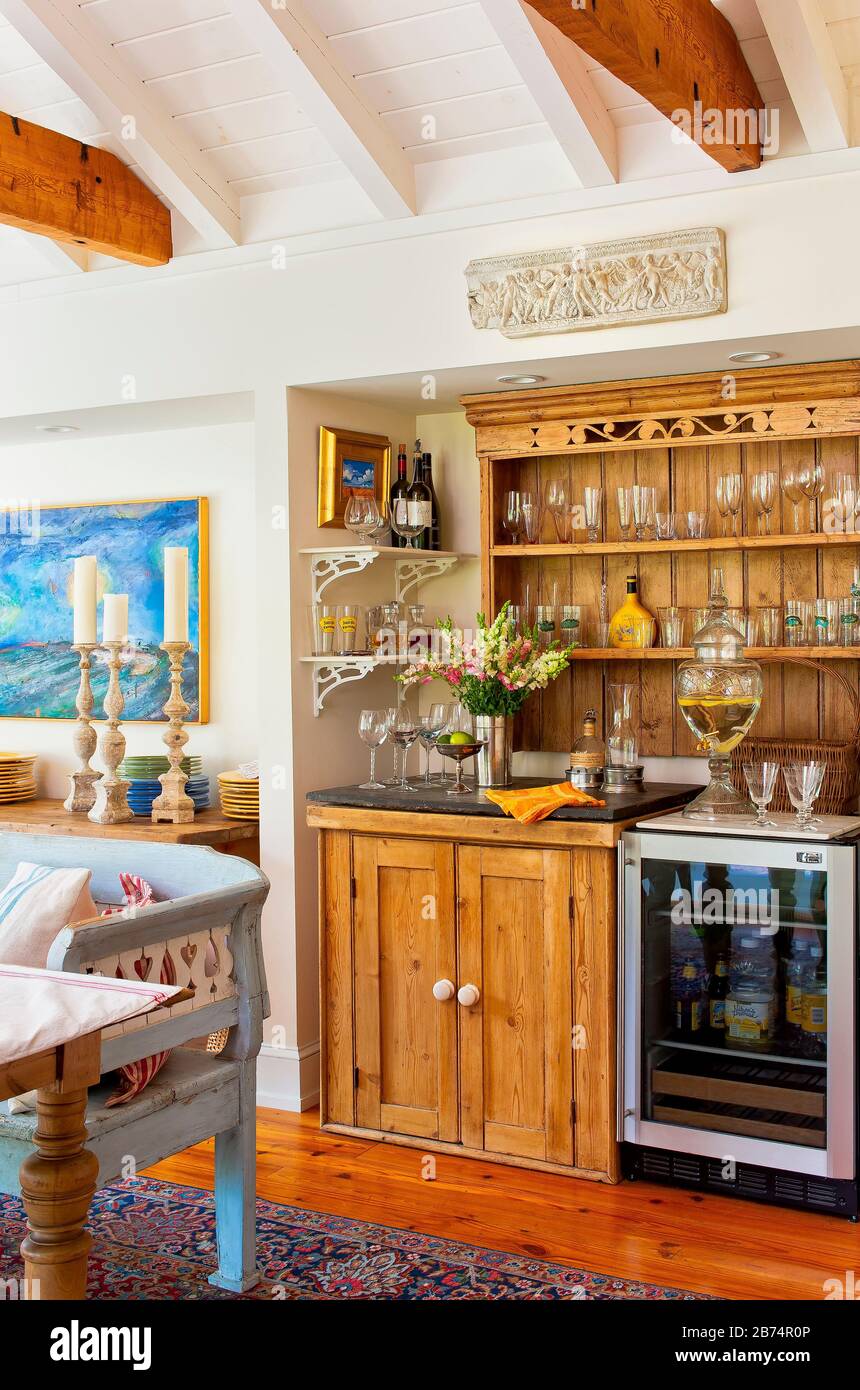 Mini bar house hi-res stock photography and images - Alamy