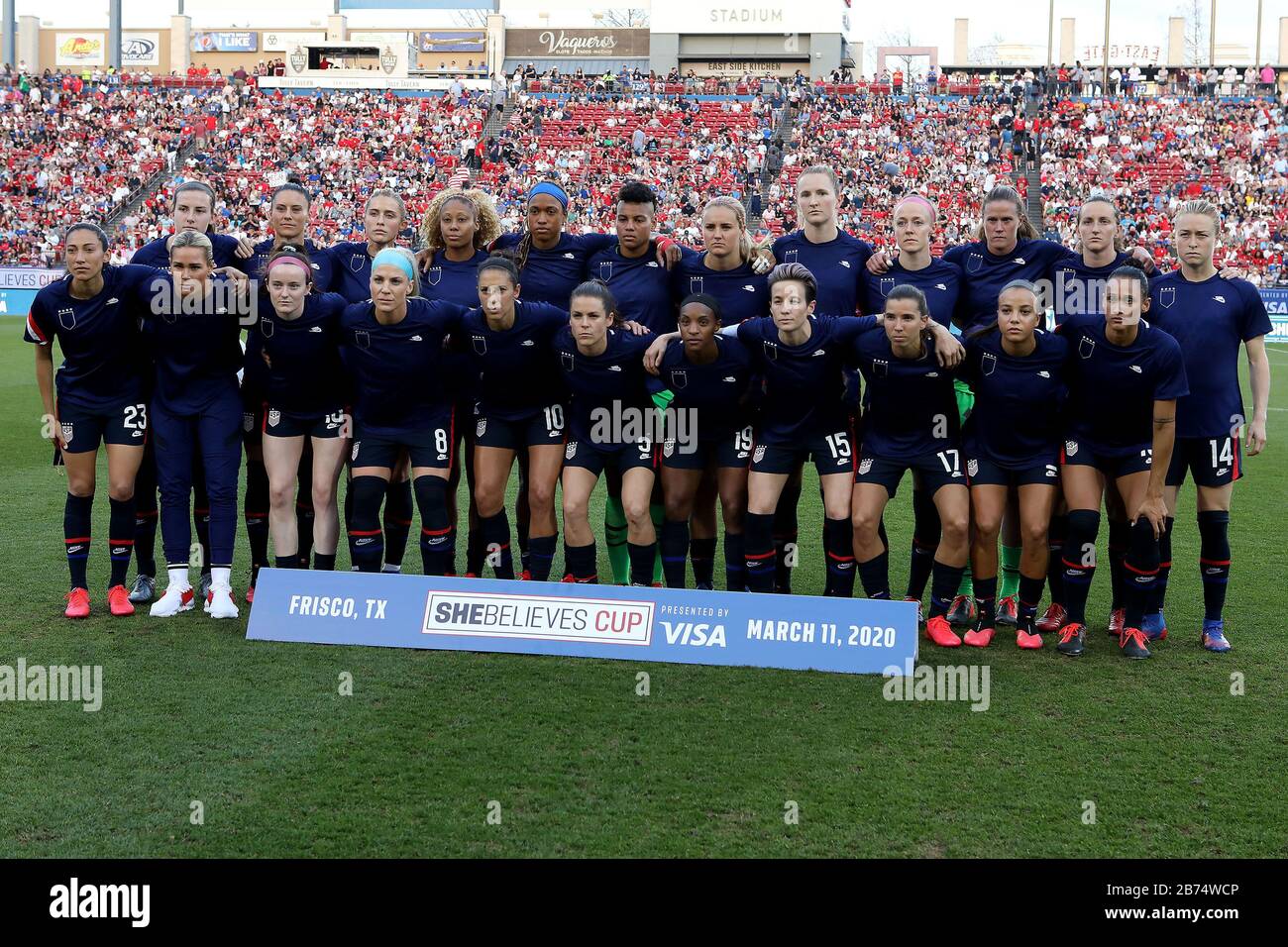 USA women's players pose for a team photo pre-game back row (from left) Tierna Davidson, Ali Krieger, Abby Dahlkemper, Casey Short, Jessica Mcdonald, Adriana Franch, Lindsay Horan, Samantha Mewis, Becky Sauerbrunn, Allysa Naeher, Andi Sullivan, Emily Sonett, front row (from left) Christen Press, Ashlyn Harris, Rose Lavelle, Julie Ertz, Carlie Lloyd, Kelley O'Hara, Crystal Dunn, Magin Rapinoe, Tobin Heath, Mallory Pugh, Lynn Williams during the SheBelieves Cup in an international friendly women's soccer match, Wednesday, Mar. 11, 2020, in Frisco, Texas, USA. (Photo by IOS/Espa-Images) Stock Photo