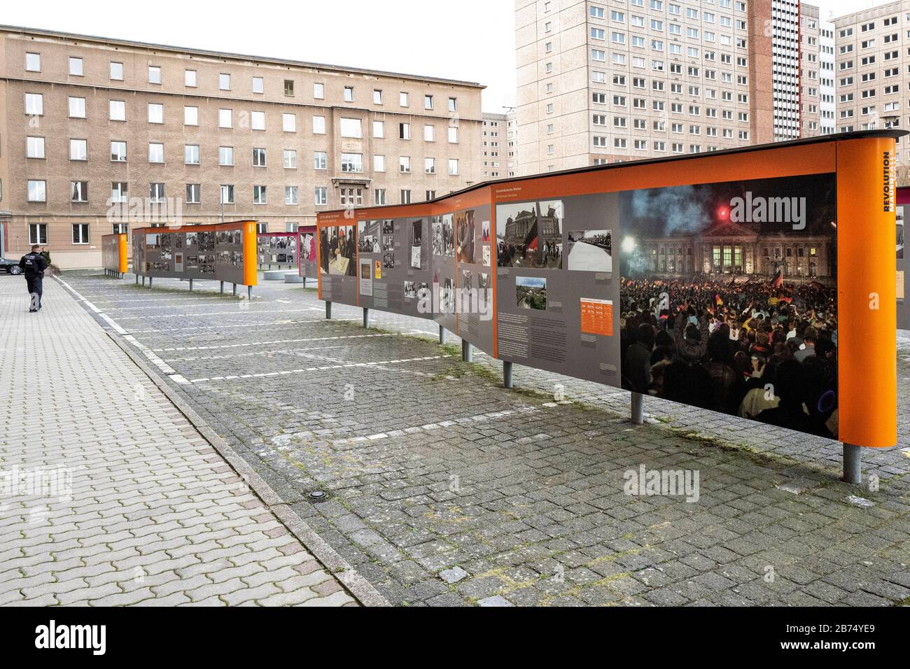 Germany, Berlin, 15.01.2020. The German President will visit the archives of the Stasi documentation authority on 15.01.2020 in Berlin. The permanent exhibition in the inner courtyard of the Stasi headquarters documents its most important stations in a place of peaceful revolution - from the beginnings of the protests to the fall of the Wall and German unification. [automated translation] Stock Photo