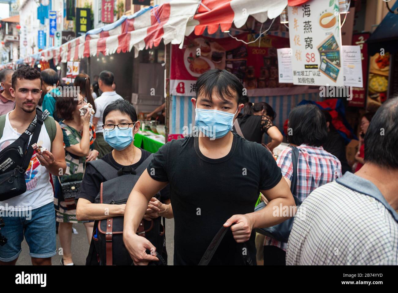 Bustling in chinatown singapore hi-res stock photography and images - Alamy