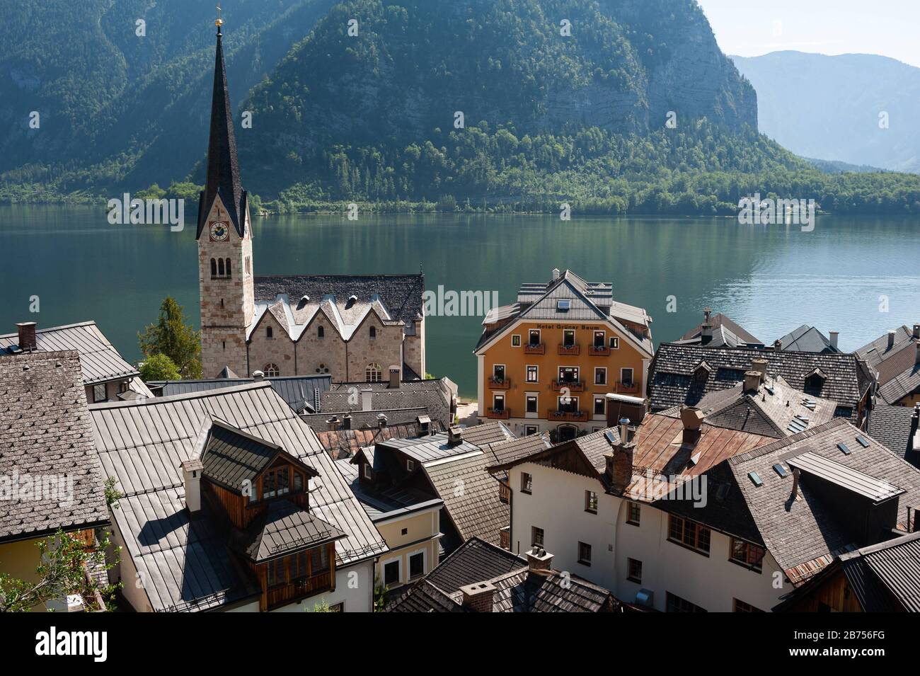 18.06.2019, Hallstatt, Salzkammergut, Upper Austria, Austria, Europe - View of Hallstatt with the Hallstaetter lake and mountains in the background. The small town is a favorite travel destination of Chinese and exists as a replica in the Guangdong province in China. [automated translation] Stock Photo