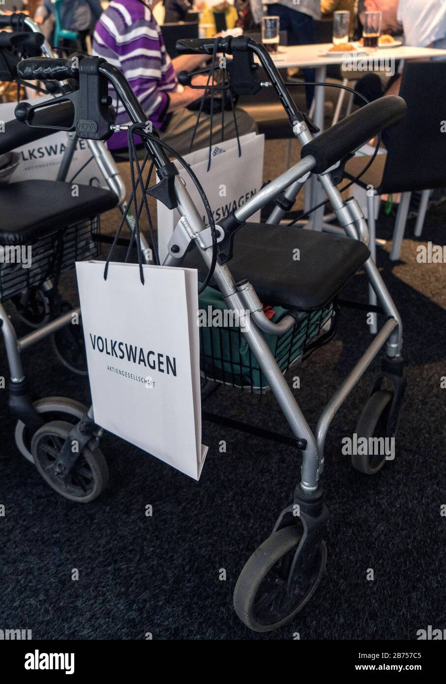 Logo volkswagen image hires stock photography and images Alamy