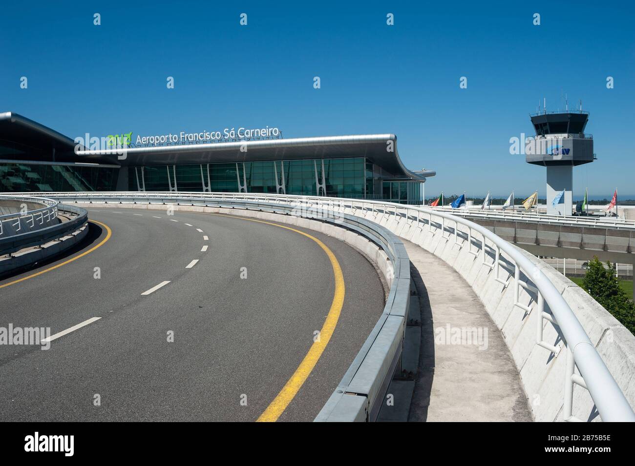 16.06.2018, Porto, Portugal, Europe - View of the access road, terminal and tower of Porto's international airport Francisco Sa Carneiro. [automated translation] Stock Photo