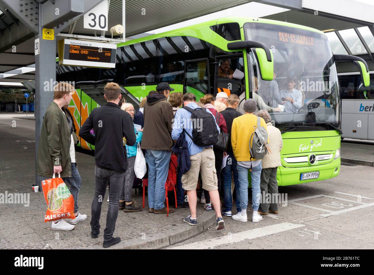 Flixbus station hi-res stock photography and images - Alamy
