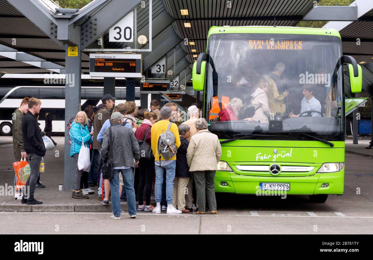 Flixbus Travel High Resolution Stock Photography and Images - Alamy