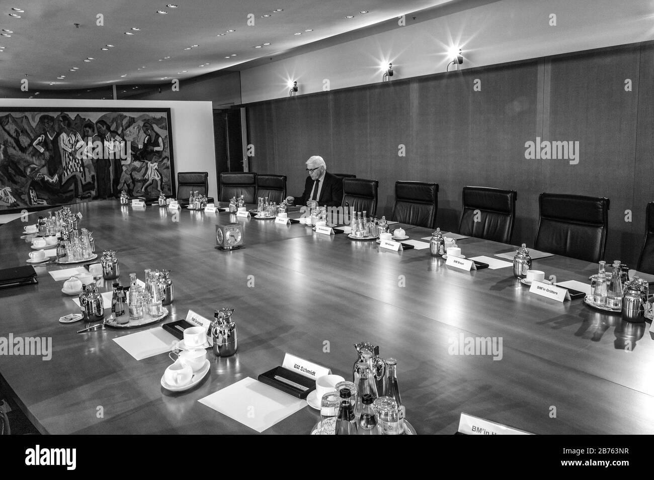 Cabinet meeting foreign Black and White Stock Photos & Images - Alamy