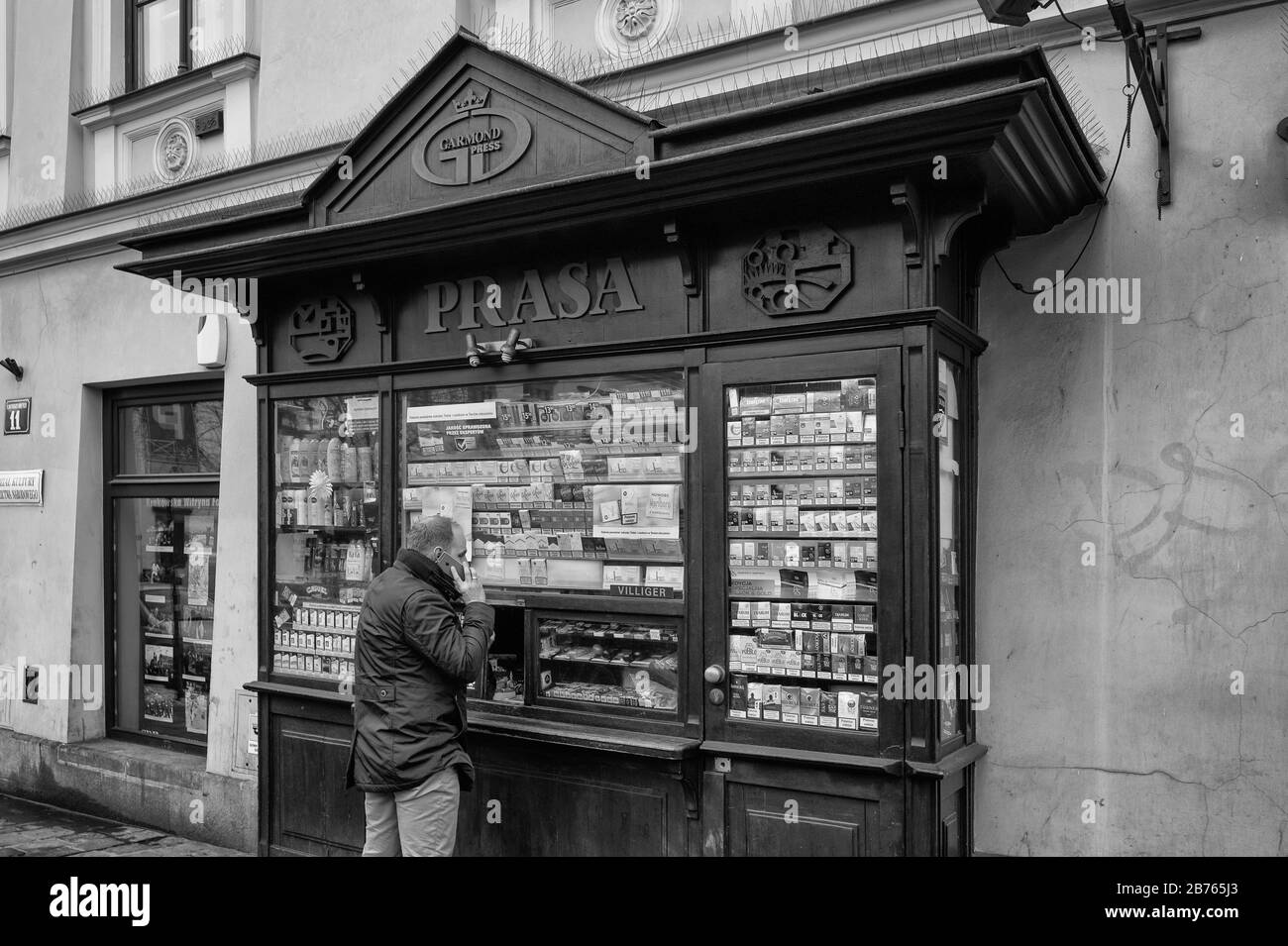 Page 2 Tobacco Kiosk High Resolution Stock Photography And Images Alamy
