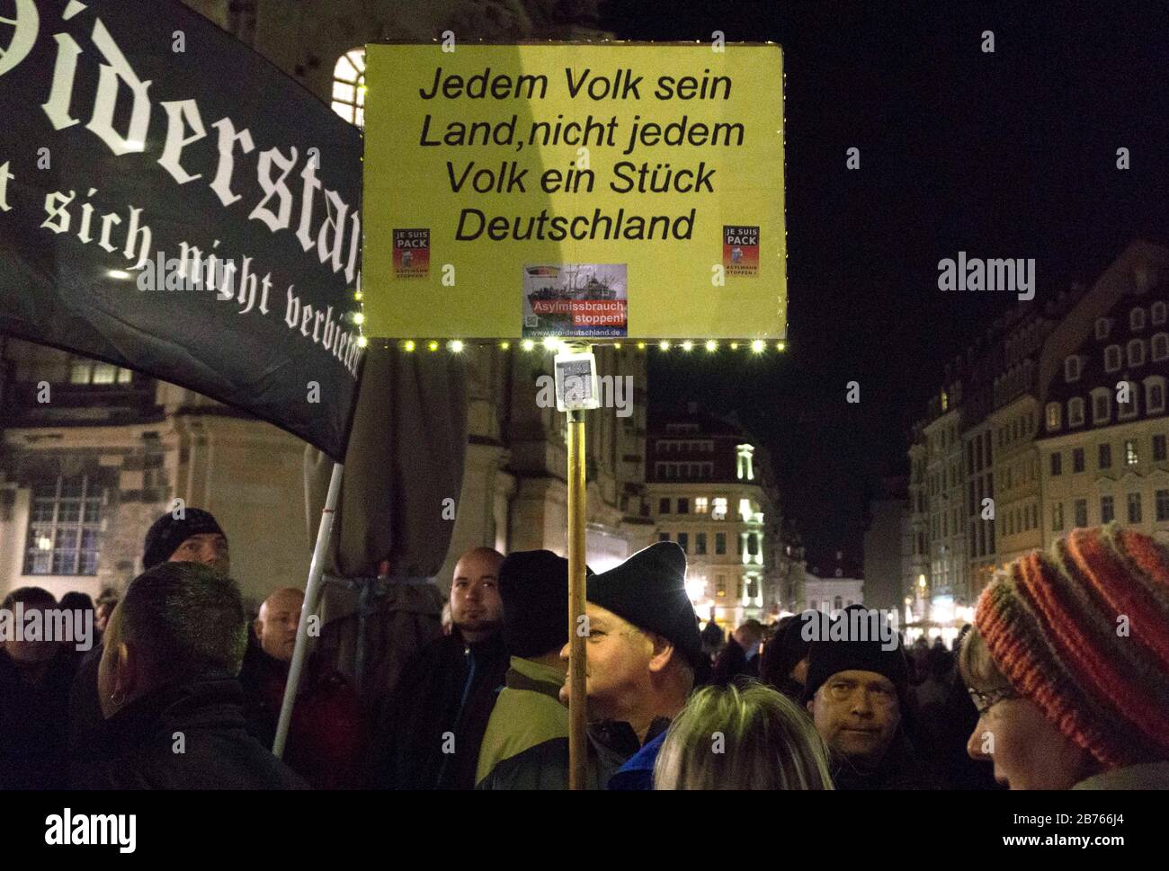 Pegida Demo on 2 Nov 2015 at the Theaterplatz in Dresden. At this rally, Pegida Gruender Bachmann compared Federal Justice Minister Heiko Maas with Reich Propaganda Minister Joseph Goebbels. [automated translation] Stock Photo
