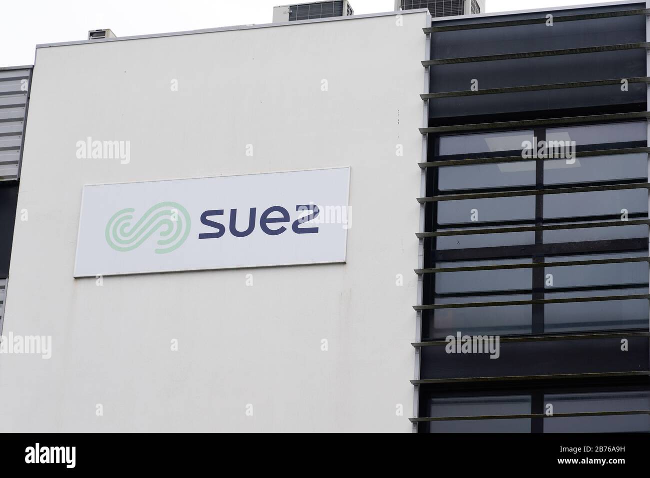 Bordeaux , Aquitaine / France 03 11 2020 Suez logo sign French utility company water