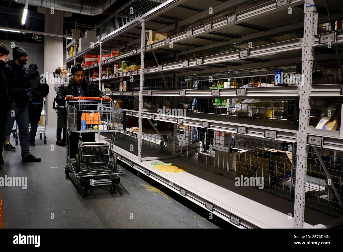 Family evacuation plan hires stock photography and images Alamy