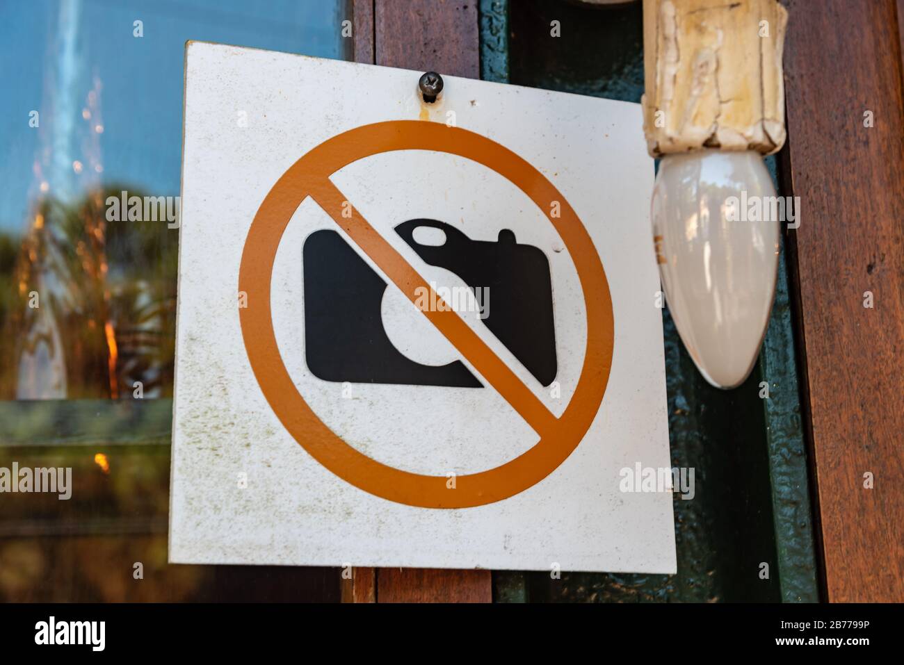 Sign that prohibits taking pictures Stock Photo - Alamy