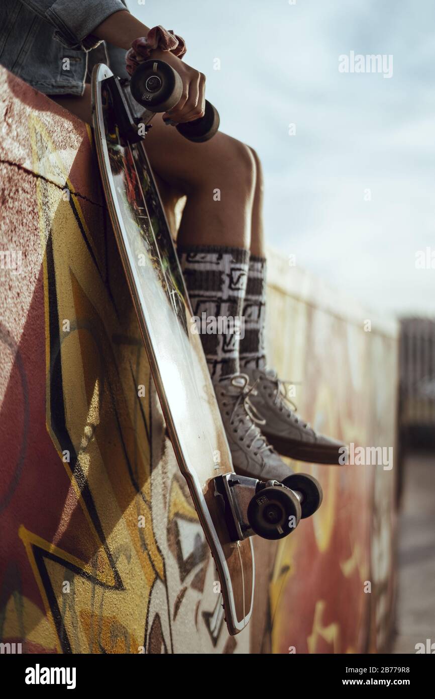 Girl showing her legs hi-res stock photography and images - Alamy