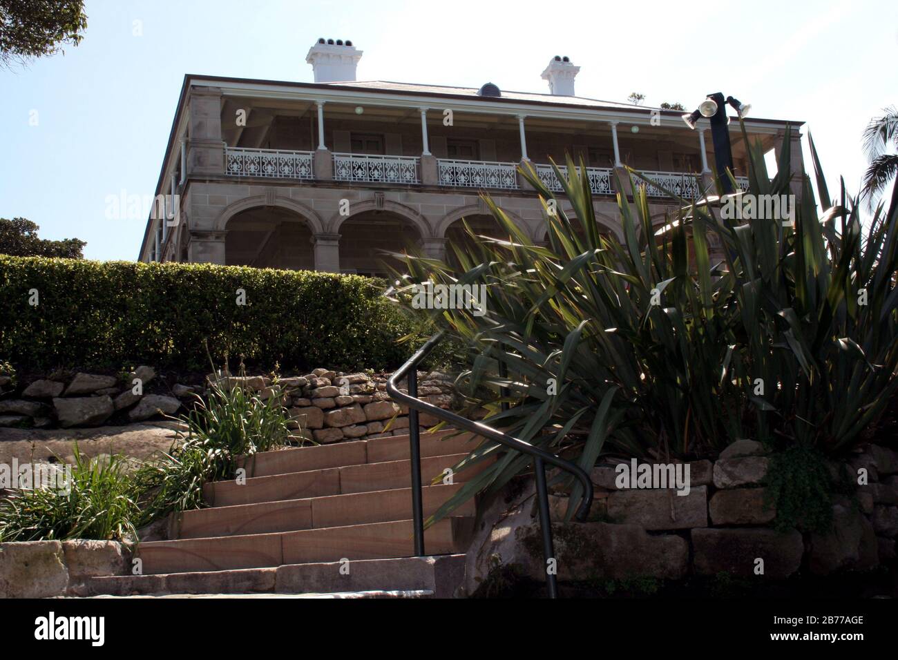 ADMIRALTY HOUSE IS THE OFFICIAL RESIDENCE OF THE GOVERNOR GENERAL OF AUSTRALIA. LOCATED IN THE HARBOURSIDE SUBURB OF KIRRIBILLI, NEW SOUTH WALES. Stock Photo
