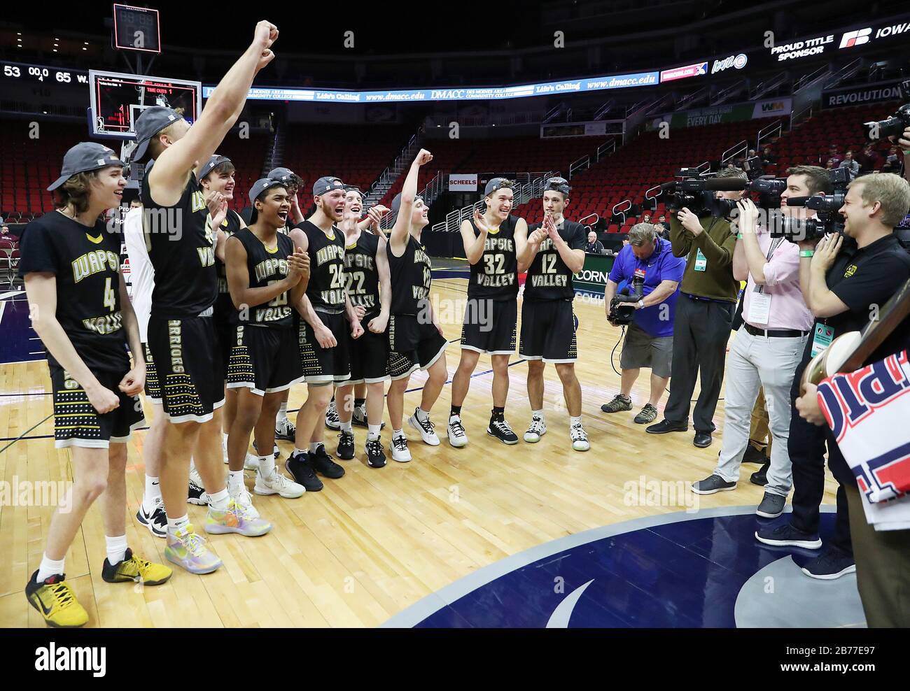 Des Moines, Iowa, USA. 13th Mar, 2020. Wapsie Valley, Fairbank's defeats Bishop Garrigan, Algona 65-53 in Friday's IHSAA Class 1A championship game at the Wells Fargo Arena in Des Moines, Iowa March 13, 2020. Credit: Kevin E. Schmidt/Quad-City Times/ZUMA Wire/Alamy Live News Stock Photo