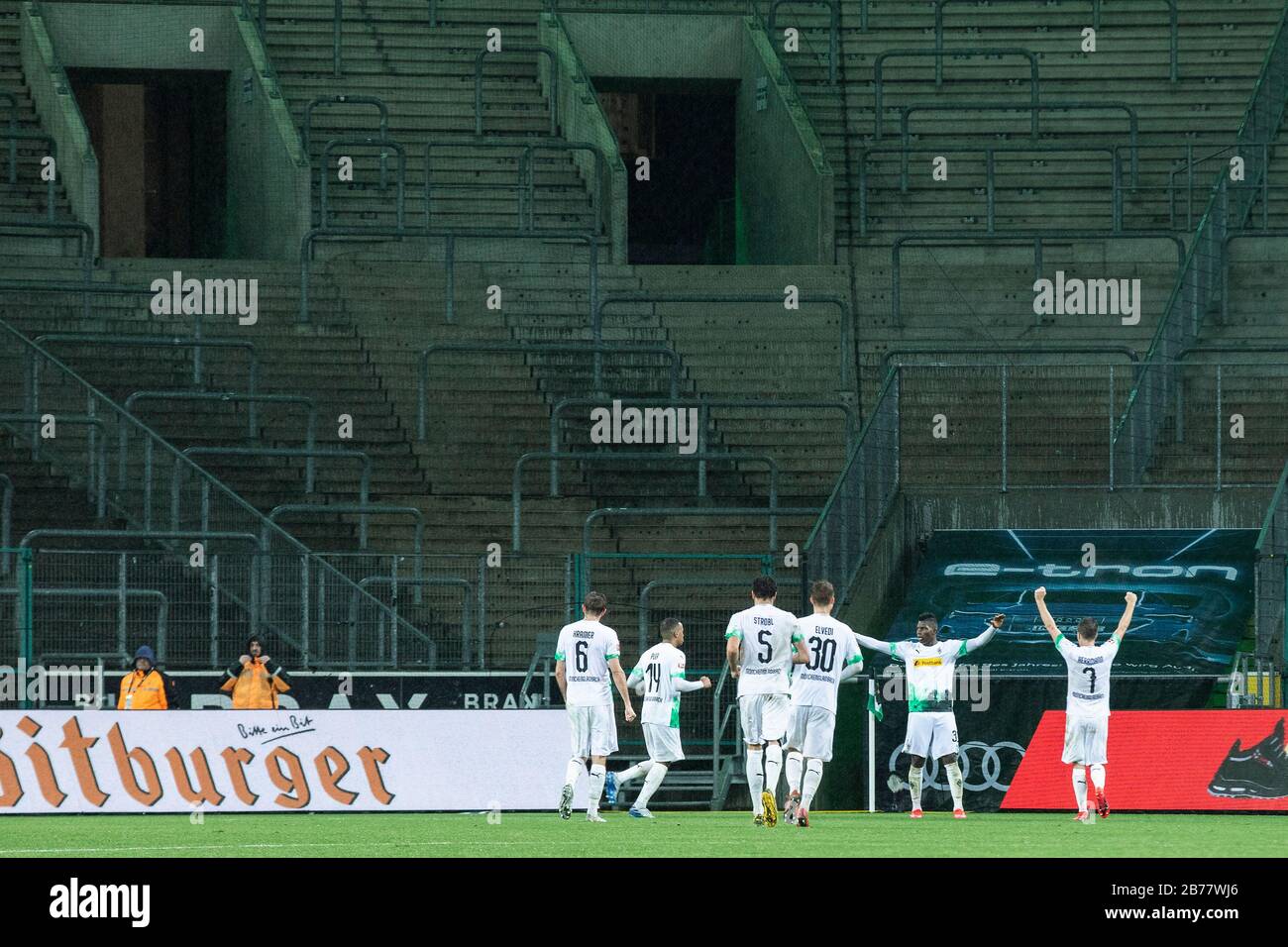 Mönchengladbach, Germany, Borussiapark, 11.03.2020: Team Gladbach celebrate a goal in front of an empty stadium with empty places during the Bundeslig Stock Photo