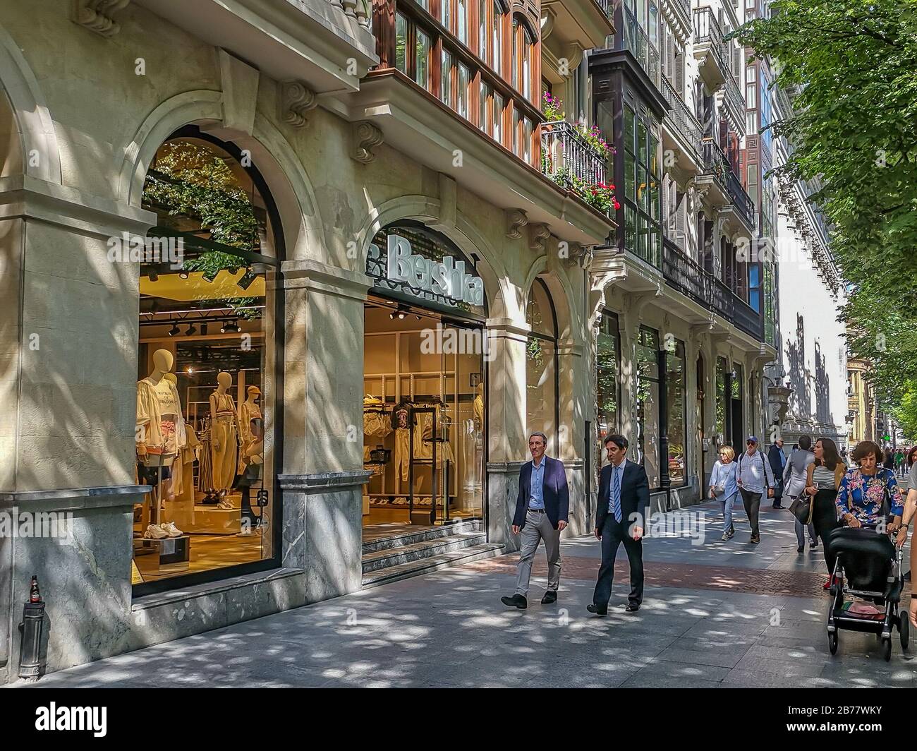 Bilbao, Biskaia, Spain - May 22, 2019: pedestrians on shopping tour in  front of the Bershka fashion shop Stock Photo - Alamy