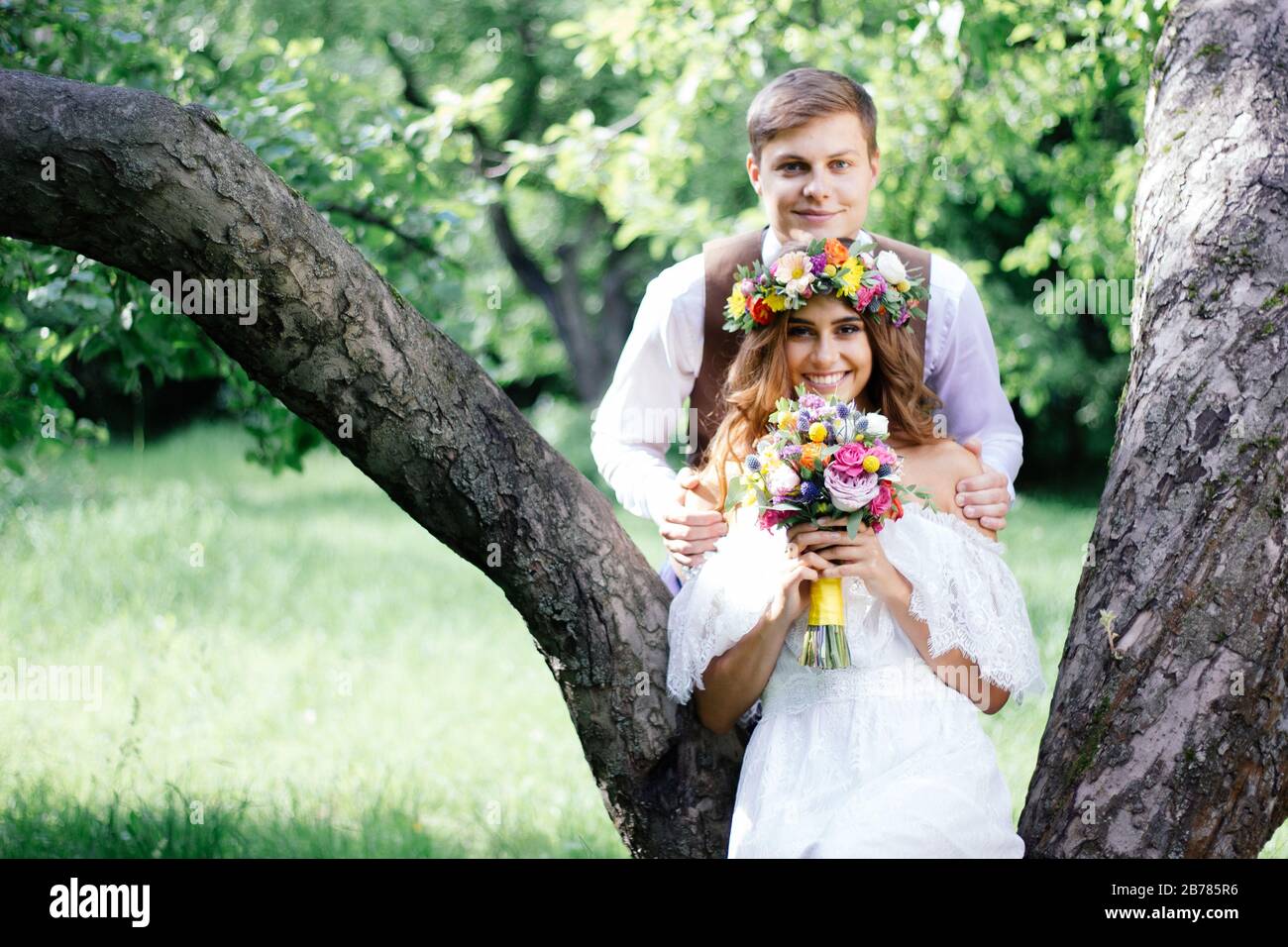 Happy bride and groom faces at wedding day celebration Stock Photo - Alamy
