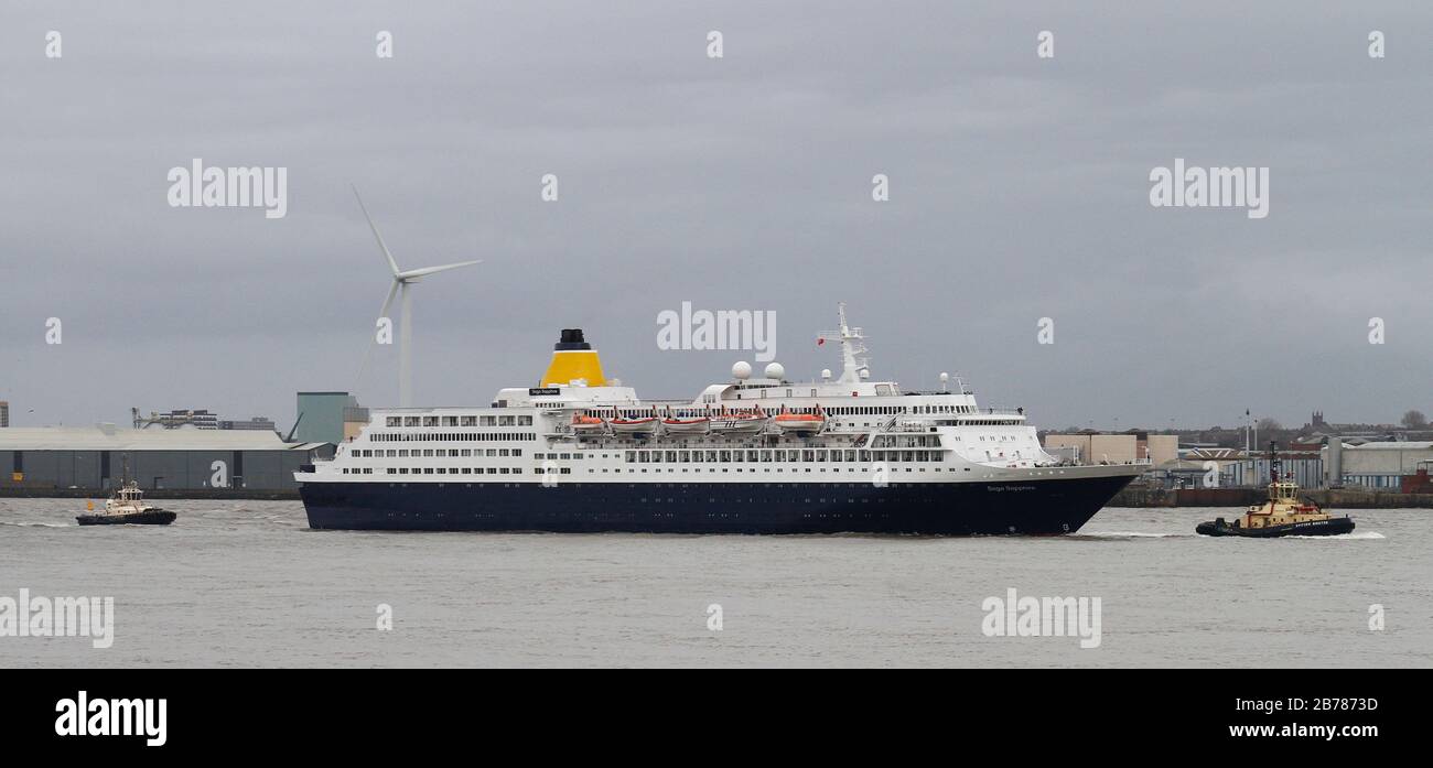Wirral,uk Boats on the River Mersey credit Ian Fairbrother/Alamy Stock