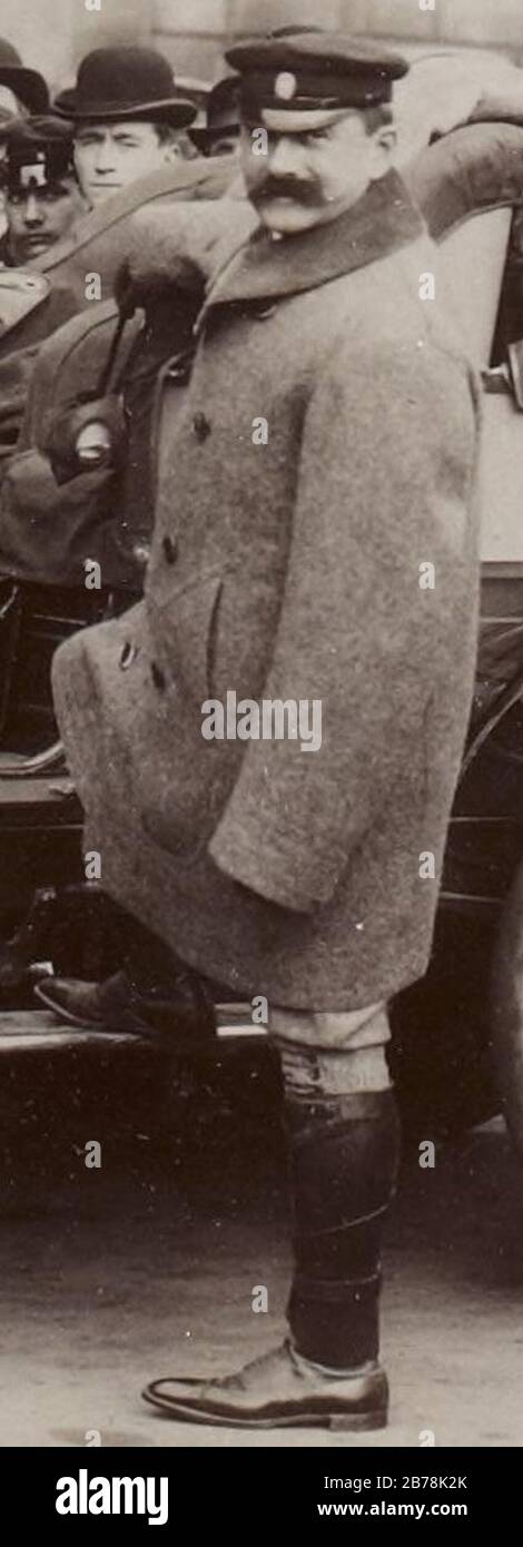 Georges Cormier en 1904 (ici habillé pour son raid en solitaire France-Italie-Serbier-Russie, sur De Dion-Bouton 15 hp). Stock Photo