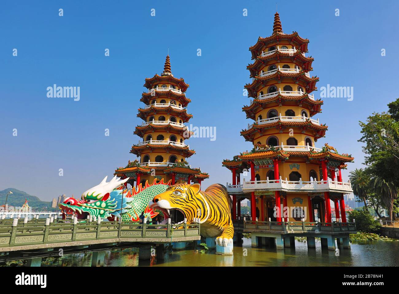 Dragon and Tiger Pagodas temple at the Lotus Ponds, Kaohsiung, Taiwan Stock Photo