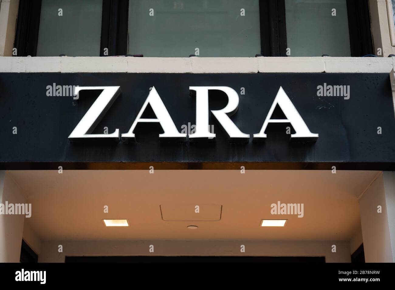 San Francisco, USA. 23rd Jan, 2020. Spanish fast fashion retailer Zara  logo. Credit: Alex Tai/SOPA Images/ZUMA Wire/Alamy Live News Stock Photo -  Alamy