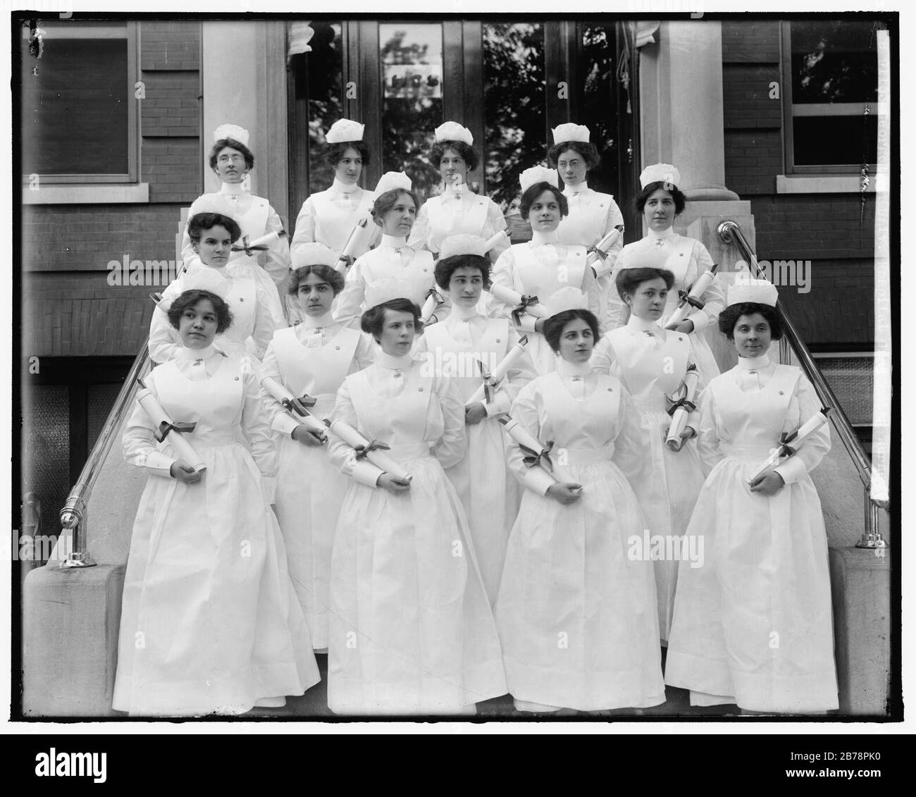 georgetown-university-hospital-graduating-nurses-stock-photo-alamy