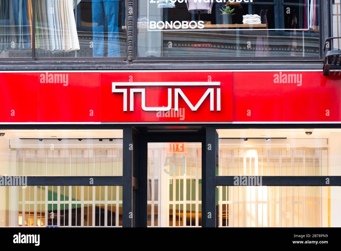 Tumi Travel High Resolution Stock Photography and Images - Alamy