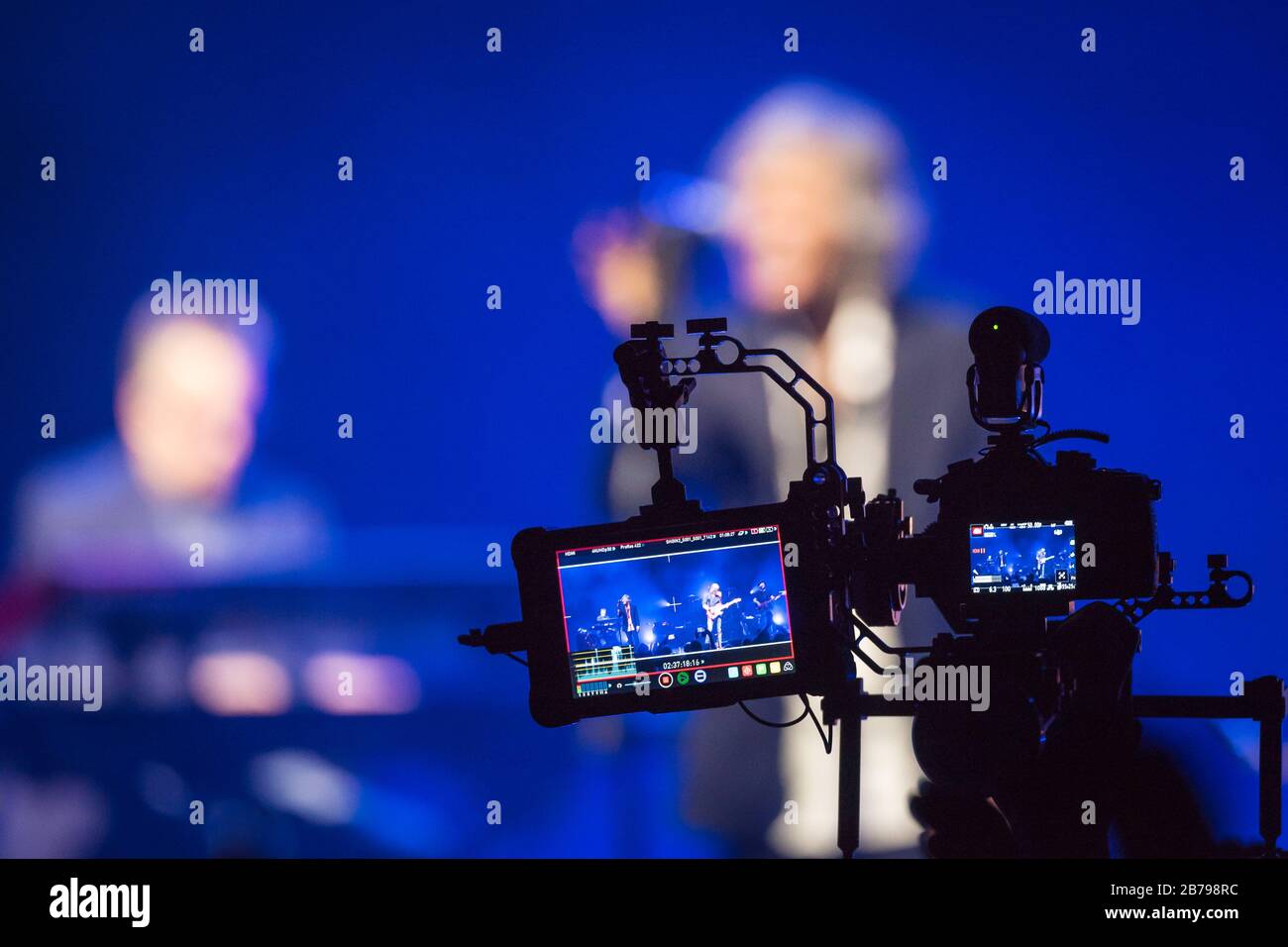 Wroclaw, Poland. 27th February, 2018. Concert of band Dire Straits Experience. Picture: professional camera recording a concert Stock Photo