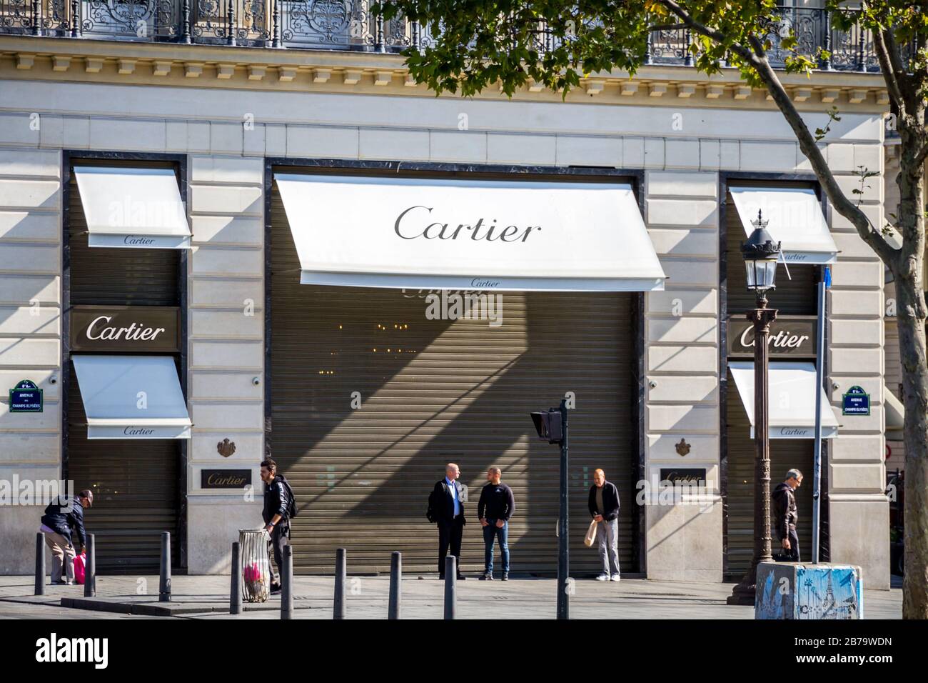 Paris/France - September 10, 2019 : The Cartier jewelry store on Champs- Elysees avenue Stock Photo - Alamy